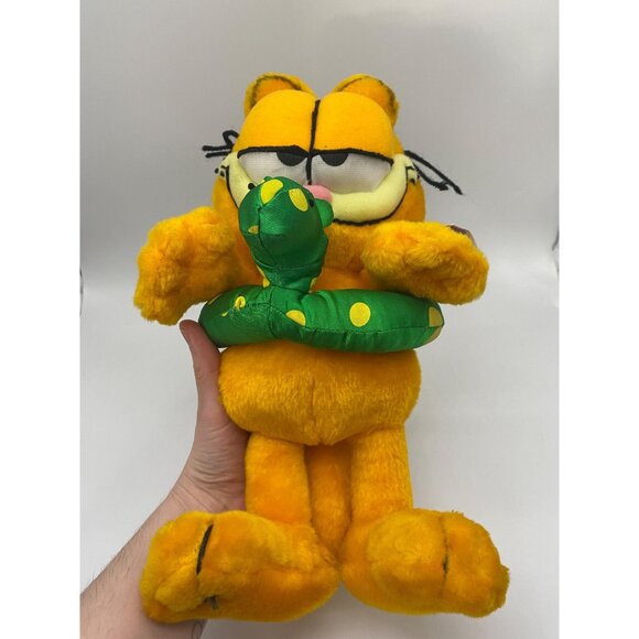 Pool Party Garfield Plush: Vintage Cartoon Cat Collectible from Nanco - Picture 2 of 10